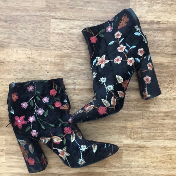Boohoo Embroidered Heeled Ankle Boots - Picture 2 of 2